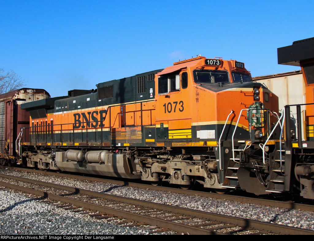 BNSF 1073